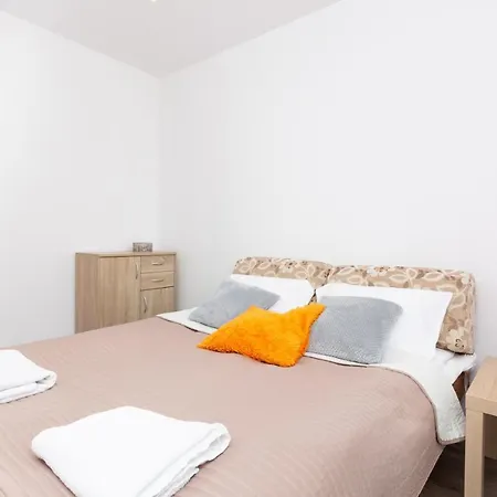 Apartment Zatoka Pucka - Wakacyjny Z Ogrodkiem By Renters